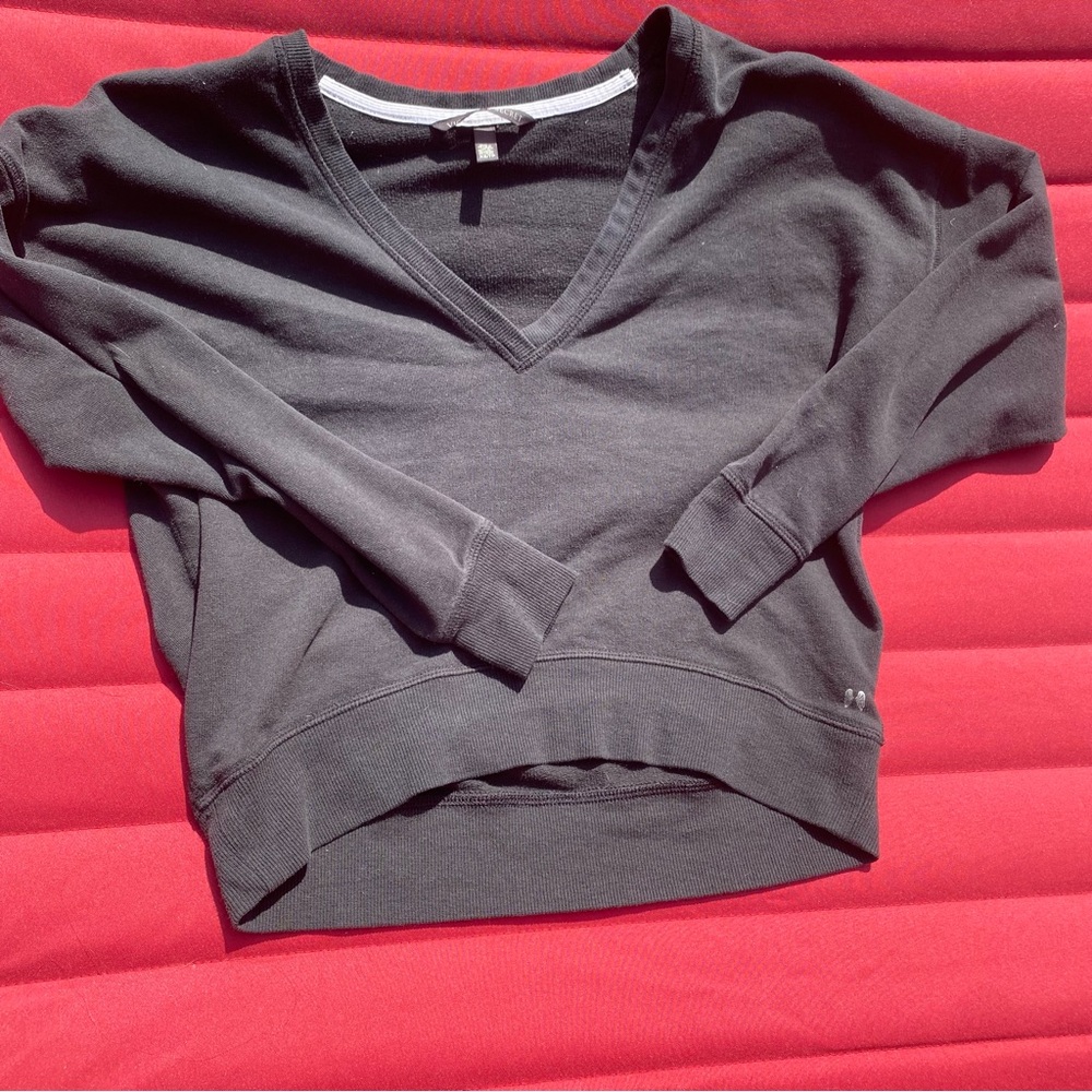 Victoria Secert black cropped hoodie size:XS